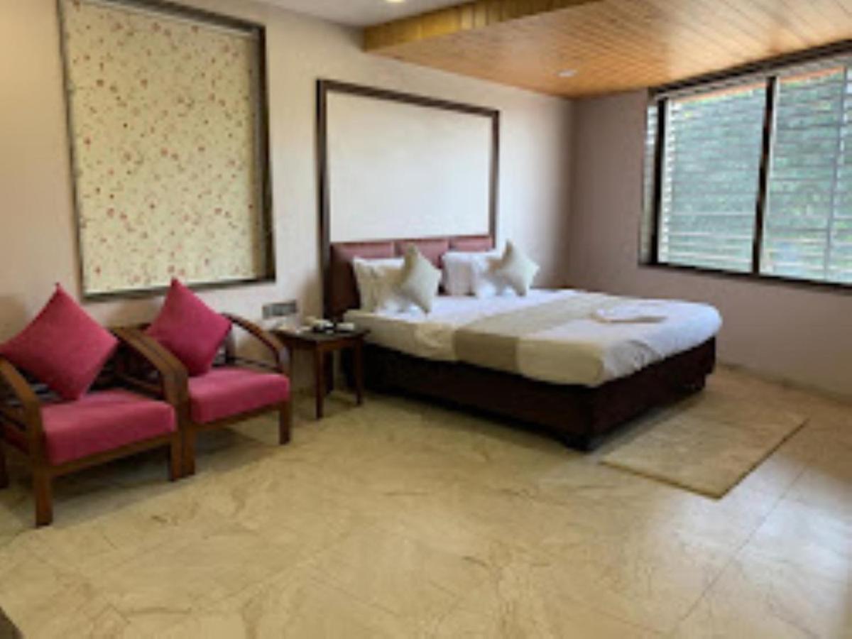 Hotel Radhe Ānand Exterior foto