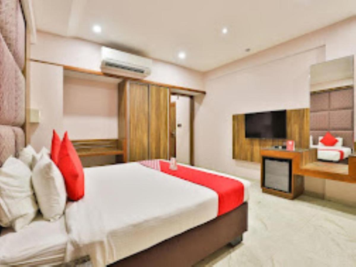 Hotel Radhe Ānand Exterior foto